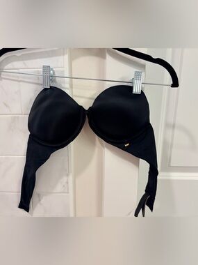 Victoria’s Secret Very Sexy Strapless Bra (Black, 36B)